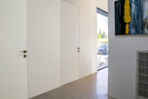 דלתות פנים בקו אפס – משקוף נסתר