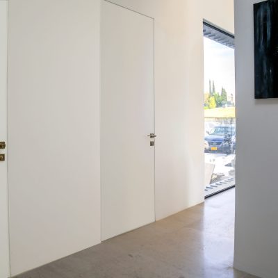 דלתות פנים בקו אפס – משקוף נסתר